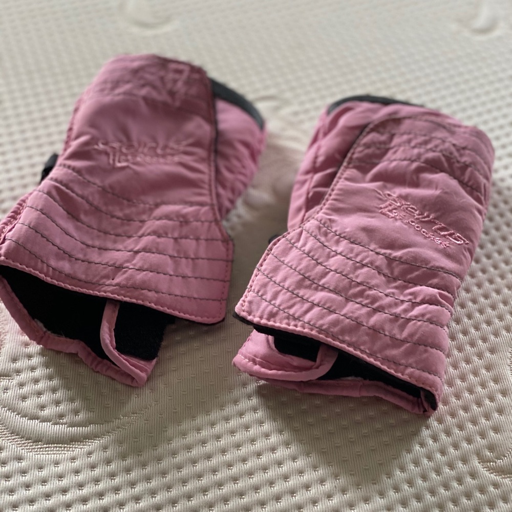 Hot Pocket Girls Winter Mittens